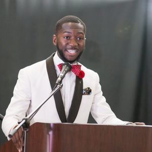 Meet your Posher, Enow